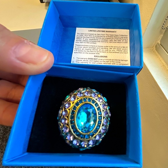 Heidi Daus Worth the Wait Statement Crystal Ring ~ Still in the box! - Picture 7 of 7